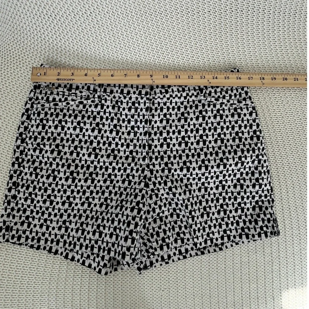 Resort Chic WHBM‎ 97% Cotton Geometric Print Black White Shorts 12P W31 L Fits M